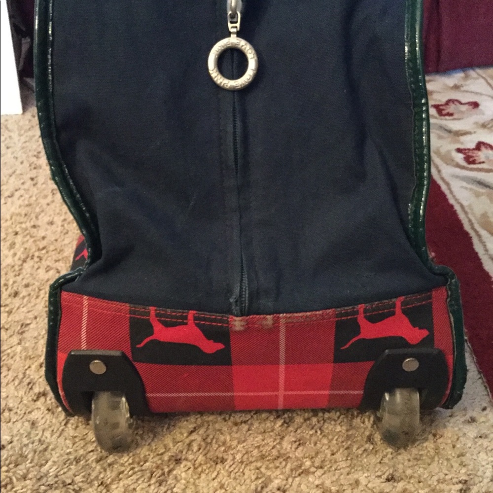 Sold PINK VICTORIA’S SECRET ROLLING DUFFLE LUGGAGE - Picture 7 of 8